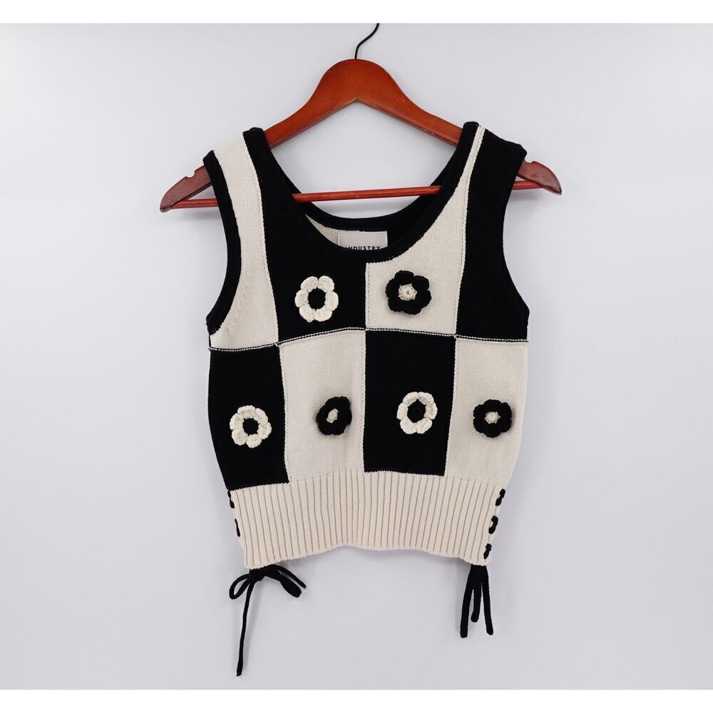 INDUSTRY Vest Top Womens XS‎ Cream Checkered Floral Crochet Mod Americana Artsy